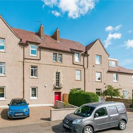 Self Catering 2 Bedroom Flat, Frequent Buses, 1-Minute Walk To Bus Stop, 20 Minutes To City Center Edinburgh Exteriér fotografie