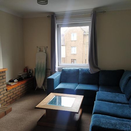 Self Catering 2 Bedroom Flat, Frequent Buses, 1-Minute Walk To Bus Stop, 20 Minutes To City Center Edinburgh Exteriér fotografie